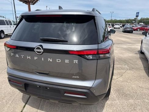 Used 2025 Nissan Pathfinder SV AWD/4WD image 11