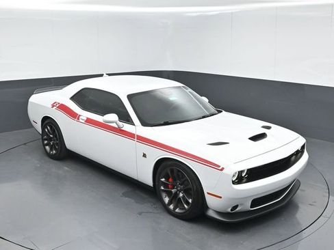 Used 2022 Dodge Challenger R/T Scat Pack RWD image 40