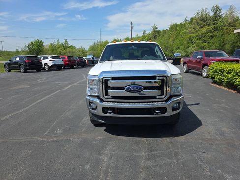 Used 2016 Ford F250 XLT w/ XLT Premium Package AWD/4WD image 3