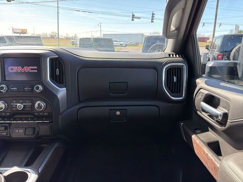 Used 2023 GMC Sierra 3500 Denali w/ Denali Ultimate Package AWD/4WD image 21