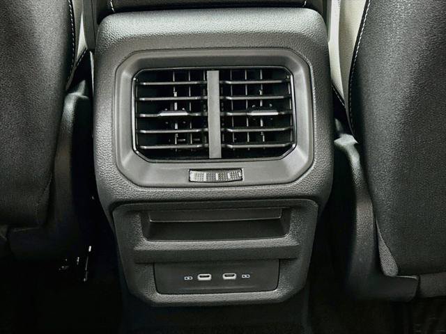 New 2027 Volkswagen Taos SE AWD/4WD image 25