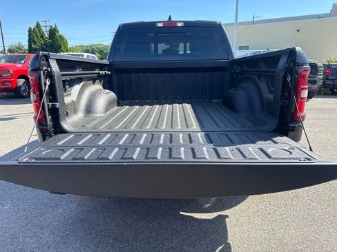 New 2026 RAM 1500 4x4 Crew Cab image 23