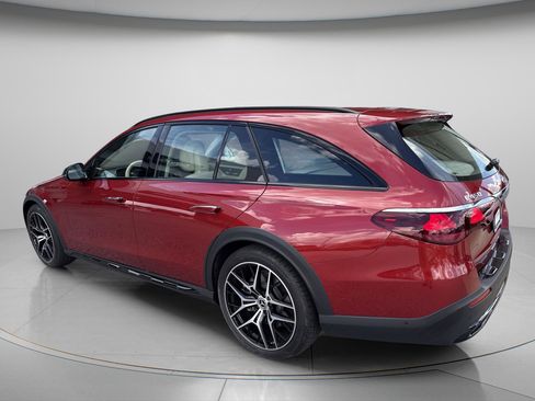 Used 2024 Mercedes-Benz E 450 4MATIC All-Terrain Wagon image 4