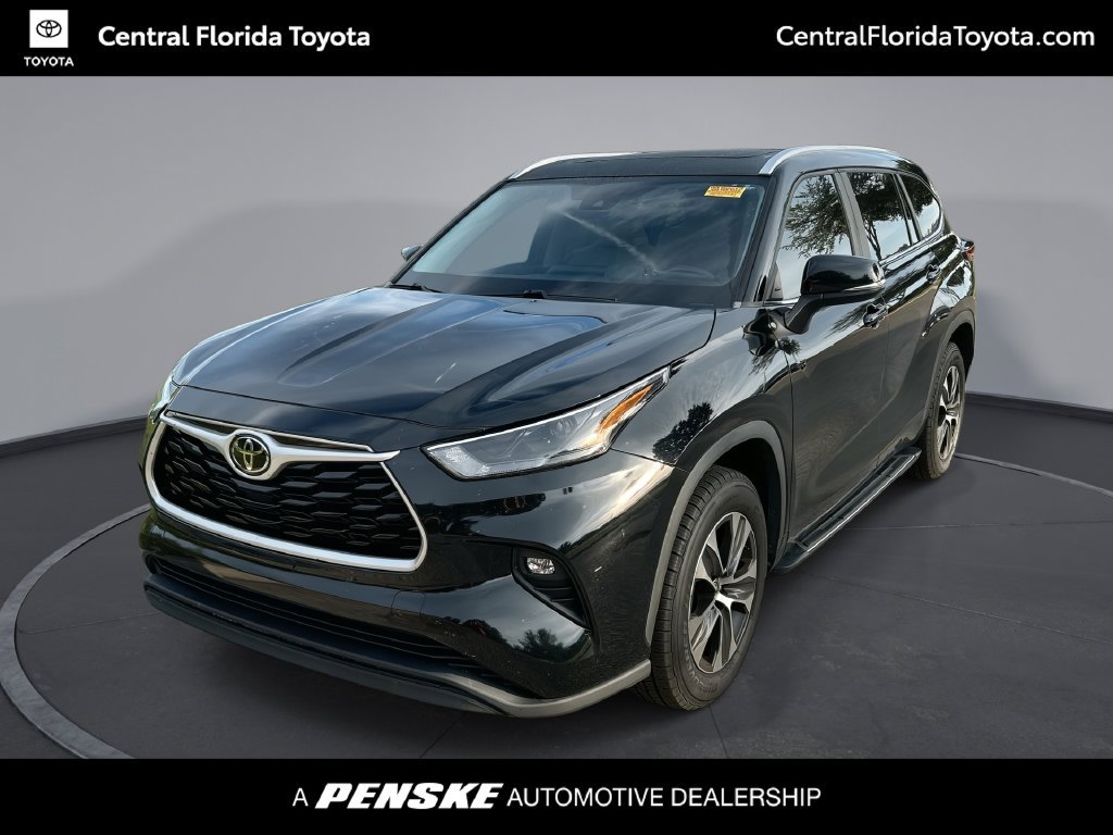 Used 2023 Toyota Highlander XLE FWD image 1