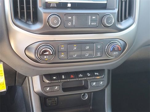 Used 2020 Chevrolet Colorado Z71 image 26