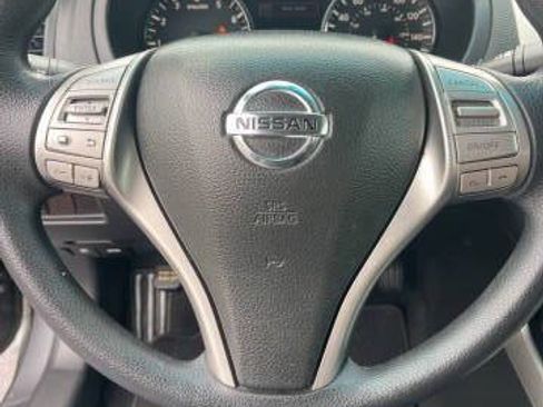 Used 2015 Nissan Altima 2.5 S w/ Special Edition Package FWD image 9