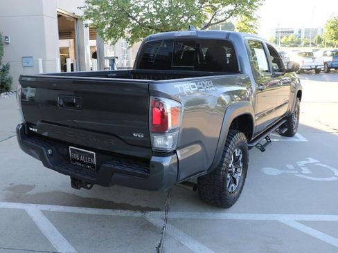 Used 2020 Toyota Tacoma TRD Off-Road w/ TRD Premium Off Road Package AWD/4WD image 6