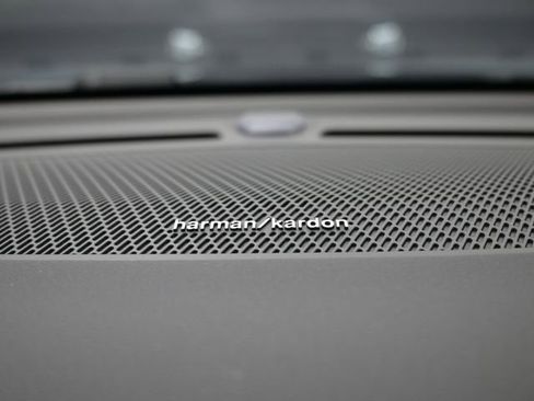 New 2026 Volvo XC40 B5 Ultra w/ Protection Package Premier image 29