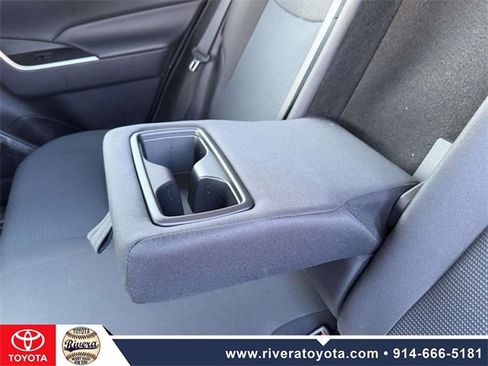 Used 2022 Toyota RAV4 LE image 18