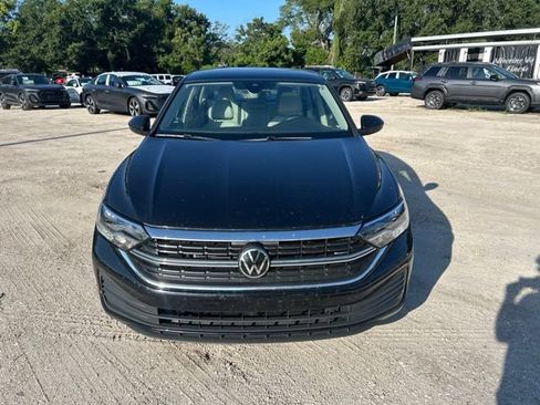 Used 2023 Volkswagen Jetta SE FWD image 16