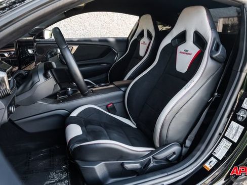 Used 2024 Ford Mustang GT RWD image 3