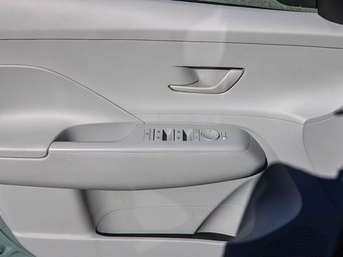 Used 2025 Hyundai Kona SEL image 21