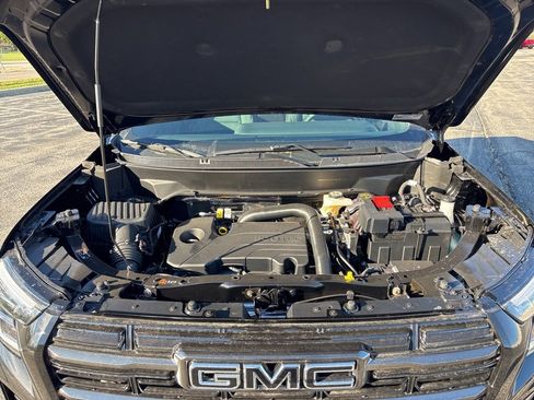 New 2026 GMC Terrain AT4 w/ LPO, Black Badging Package image 38