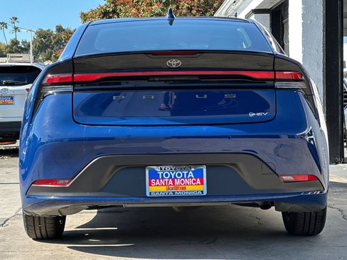 Used 2024 Toyota Prius LE image 5