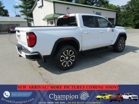 Used 2024 GMC Canyon AT4 w/ AT4 Premium Package AWD/4WD image 4