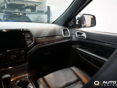 Used 2021 Jeep Grand Cherokee Limited AWD/4WD image 18