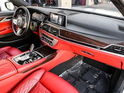 Used 2020 BMW M760i xDrive w/ Luxury Rear Seating Package image 12