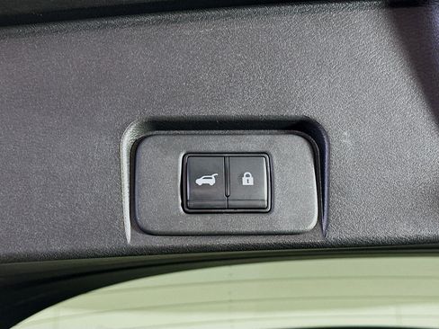 Used 2025 Nissan Rogue SV image 29