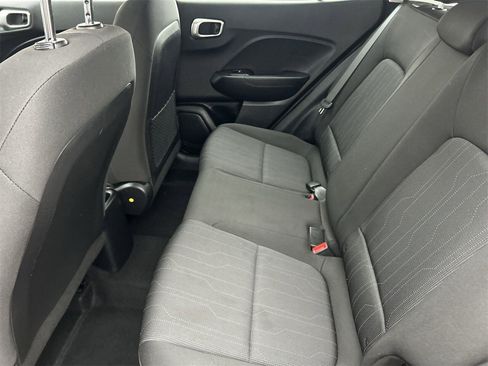 Used 2022 Hyundai Venue SE image 14