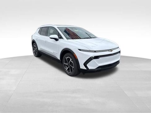 New 2026 Chevrolet Equinox EV LT FWD image 8