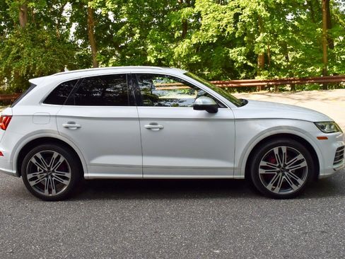 Used 2020 Audi SQ5 Premium Plus w/ Premium Plus Package AWD/4WD image 9