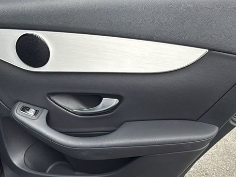 Used 2021 Mercedes-Benz GLC 300 image 31