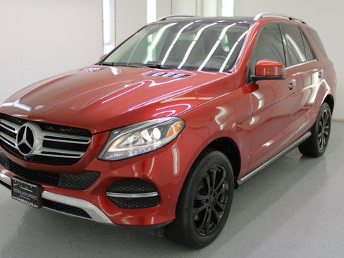 Used 2016 Mercedes-Benz GLE 350 4MATIC w/ Parking Assist Package image 4