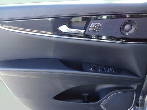 Used 2023 Lincoln Nautilus Reserve w/ Equipment Group 201A image 22