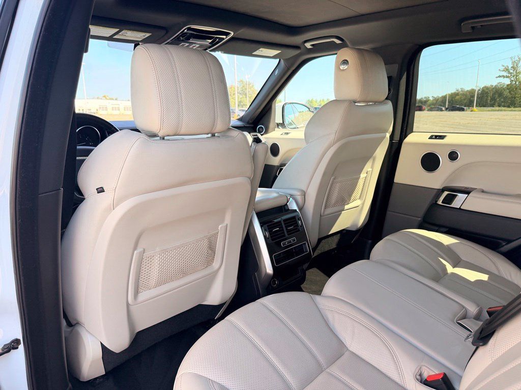 Used 2017 Land Rover Range Rover Sport HSE AWD/4WD image 19
