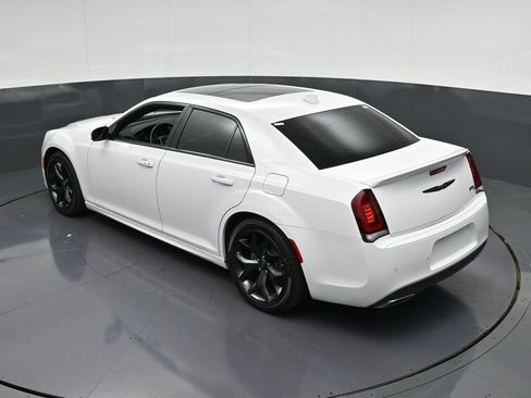 Used 2023 Chrysler 300 S w/ Comfort Group RWD image 18