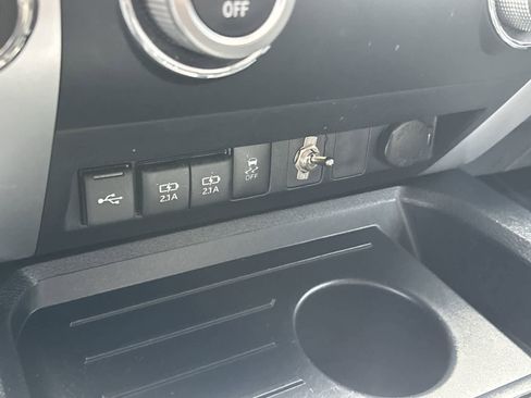 Used 2020 Toyota Tundra 4x4 CrewMax image 25
