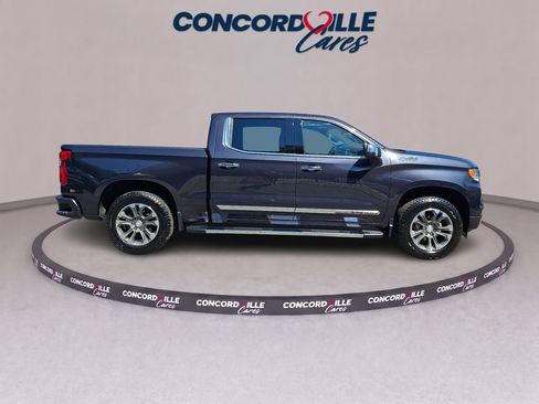 Used 2022 Chevrolet Silverado 1500 High Country w/ Z71 Off-Road Package AWD/4WD image 7