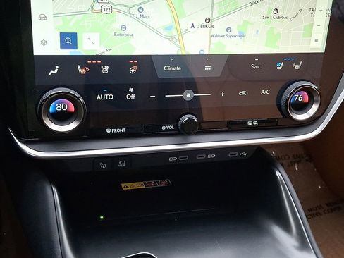 Used 2023 Lexus RZ 450e Premium image 17