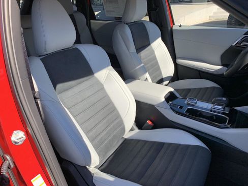 New 2025 Mitsubishi Outlander SE image 27