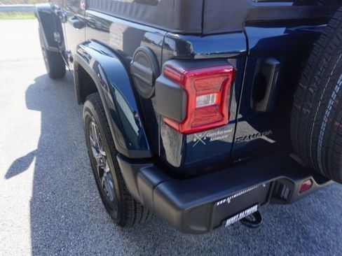 New 2025 Jeep Wrangler Sahara image 7