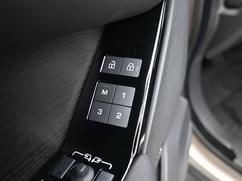 New 2026 Land Rover Range Rover Velar S AWD/4WD image 18