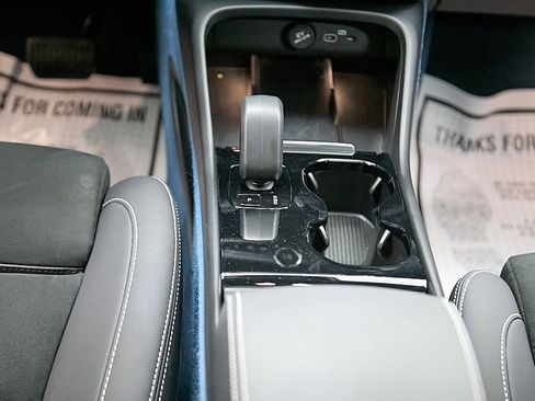 Certified 2023 Volvo XC40 Recharge Ultimate image 31