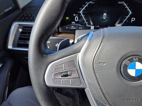 Used 2025 BMW X7 xDrive40i image 32