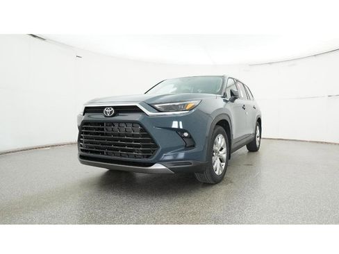 New 2026 Toyota Grand Highlander Limited image 33