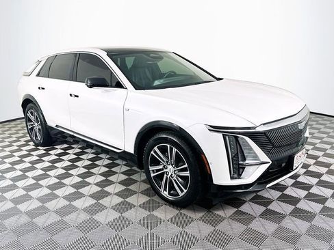 Certified 2024 Cadillac Lyriq Luxury image 1