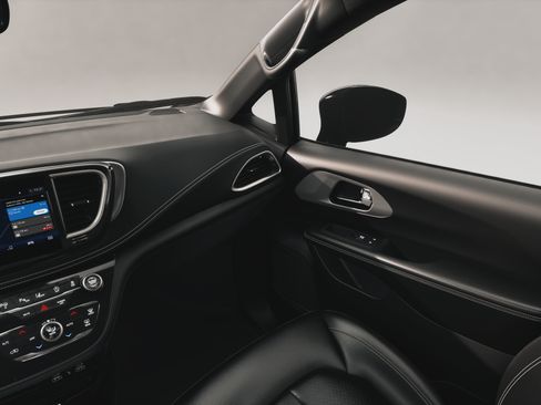 New 2027 Chrysler Pacifica Select FWD image 7