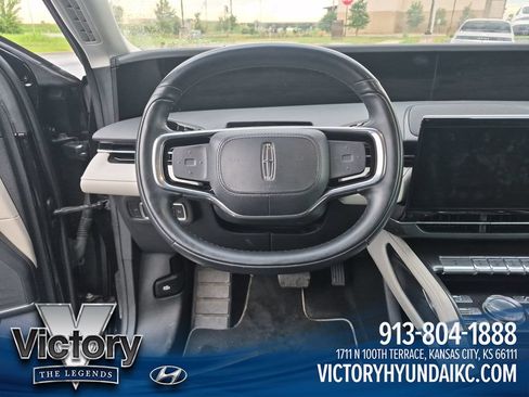 Used 2024 Lincoln Nautilus Reserve AWD/4WD image 16
