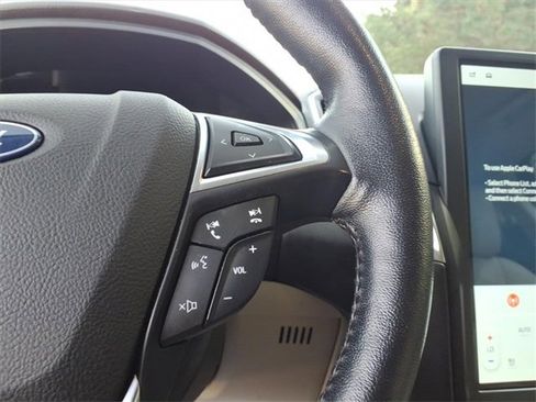 Used 2022 Ford Edge Titanium image 15