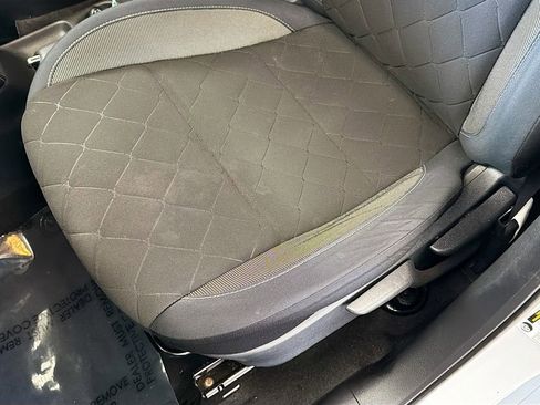 Used 2018 Nissan Kicks SV image 18