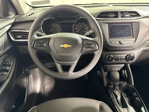Used 2023 Chevrolet TrailBlazer LT image 16