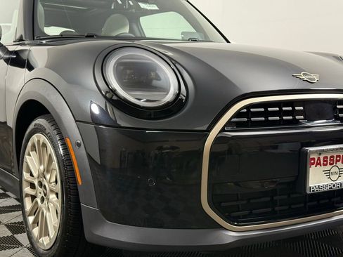 Used 2025 MINI Cooper 2-Door Hardtop FWD image 5
