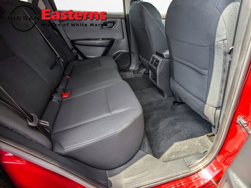 Used 2023 Nissan Rogue S image 54