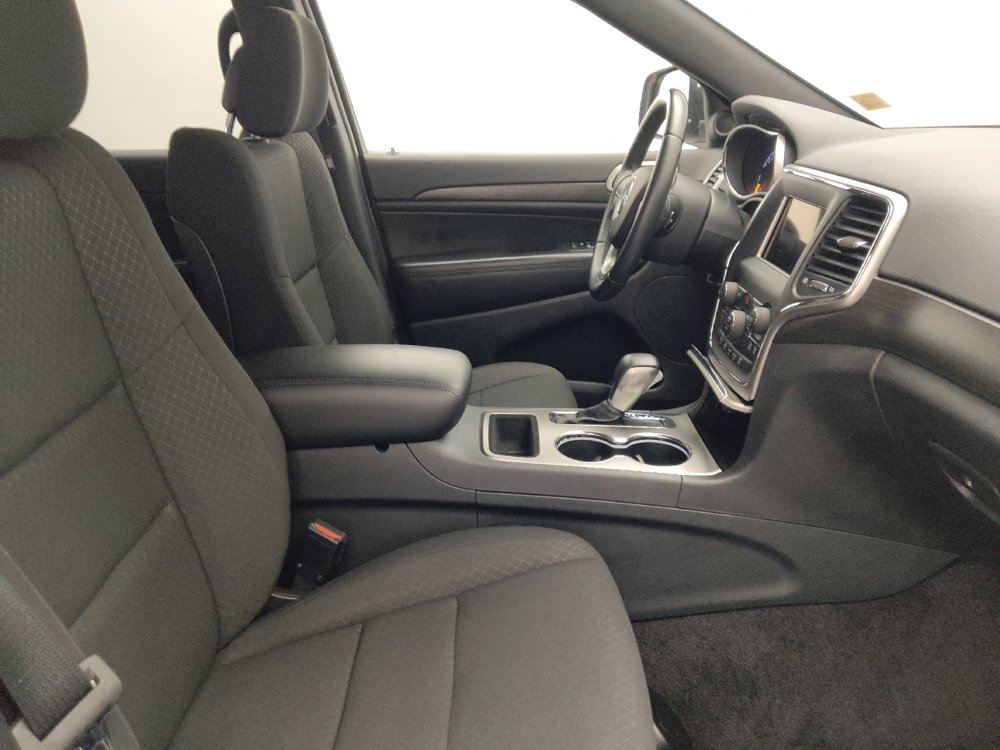 Used 2018 Jeep Grand Cherokee Laredo RWD image 21