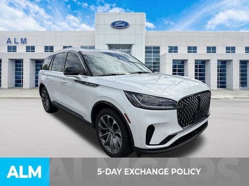 Used 2025 Lincoln Aviator Reserve w/ Illumination Package RWD image 3