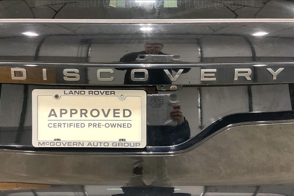 Used 2025 Land Rover Discovery Dynamic SE AWD/4WD image 25